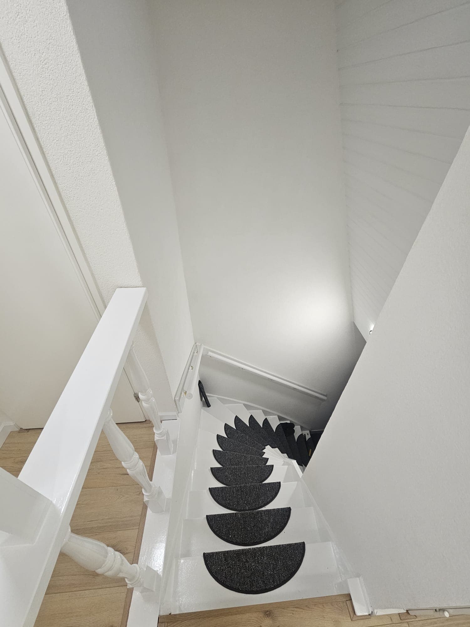 Living Room & Kitchen — 4