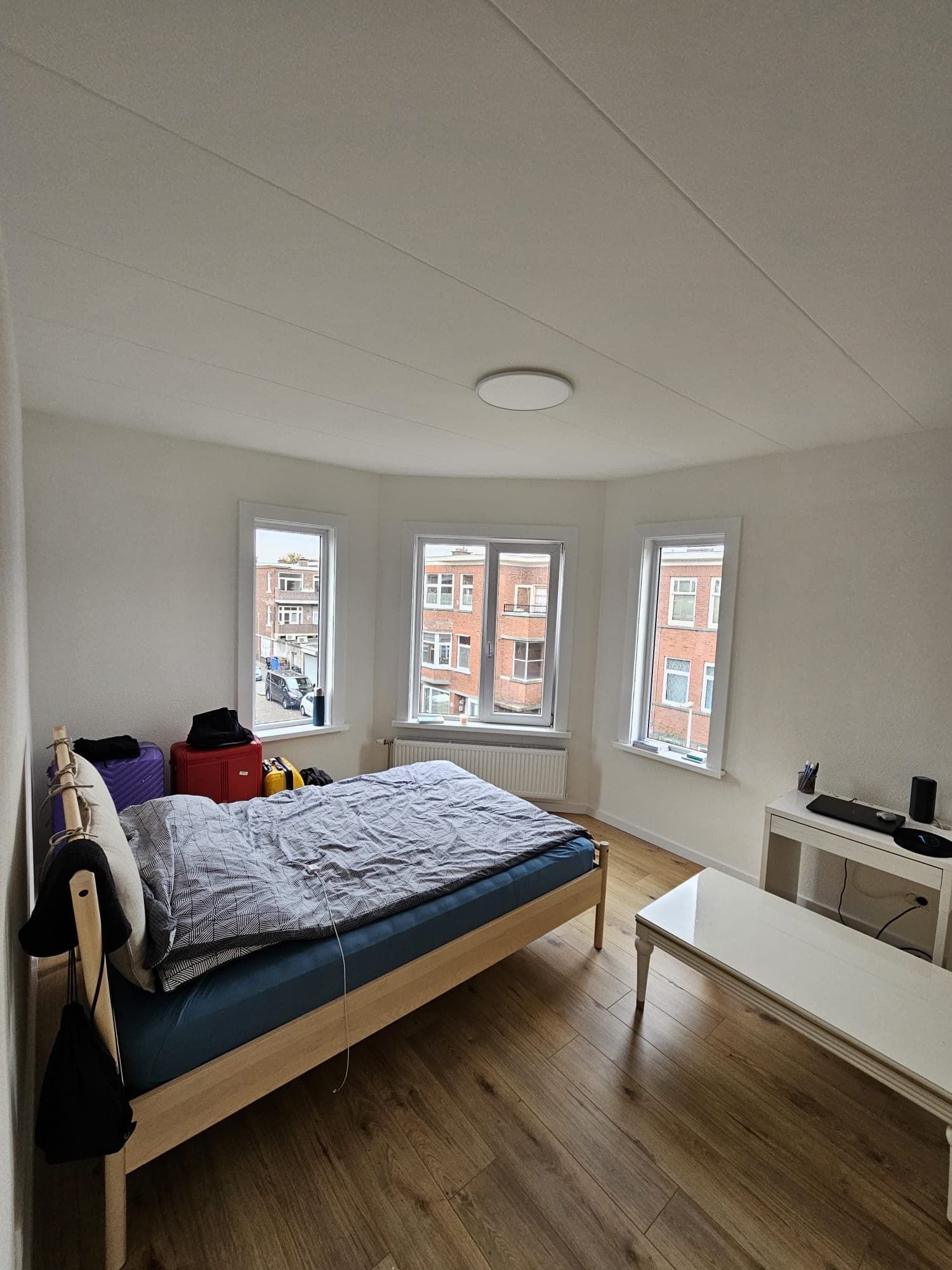 Living Room & Kitchen — 6